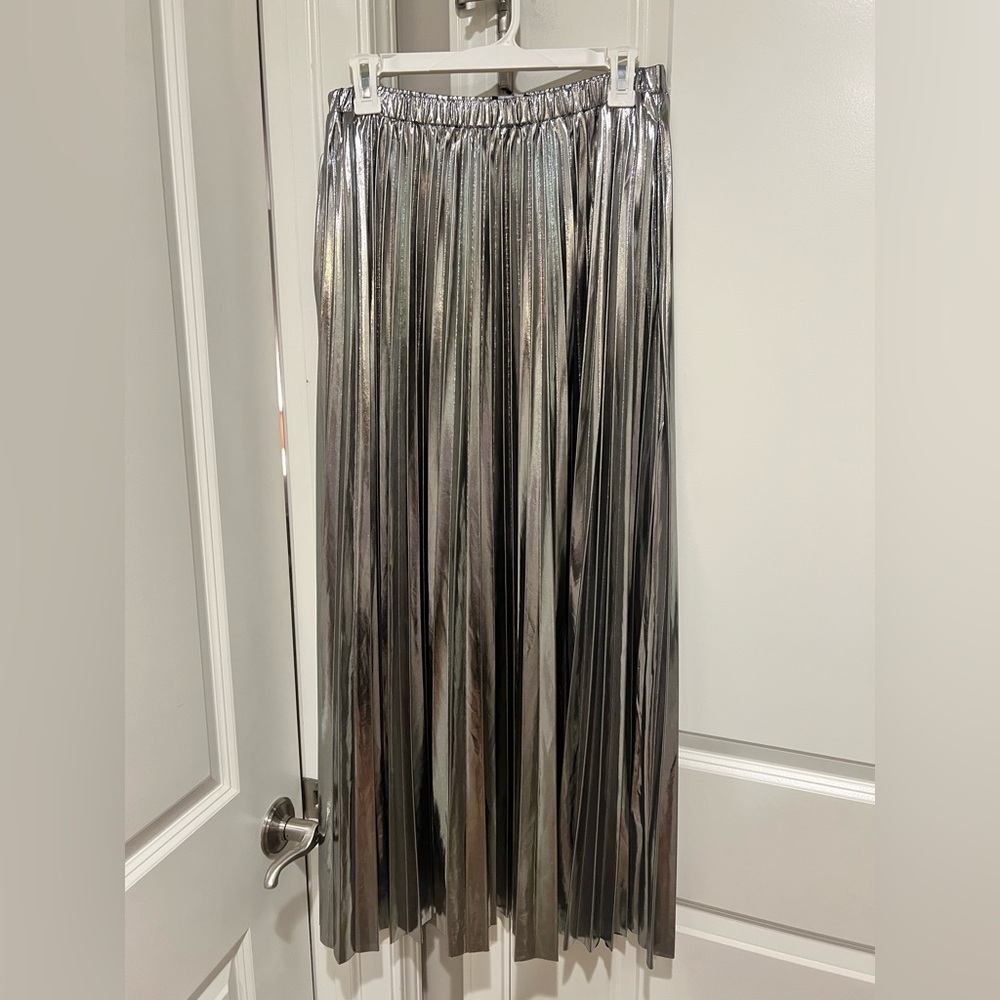 Dressed in LALA Metallic Silver Pleated Midi Skirt